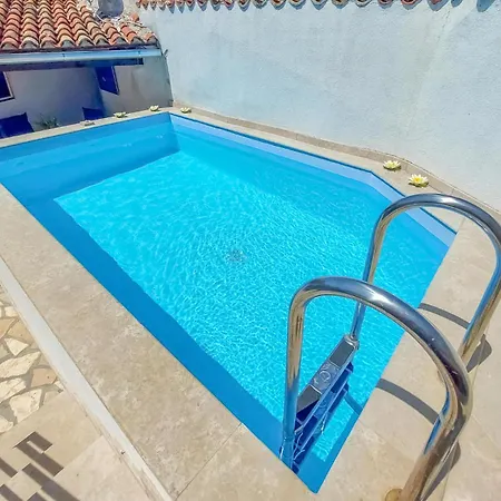 4 Bedroom In Holiday home