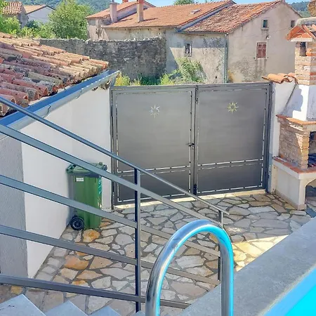 4 Bedroom In Holiday home Buzet