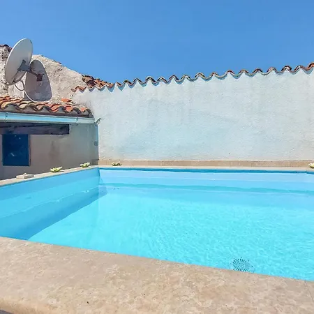 Holiday home 4 Bedroom In Buzet