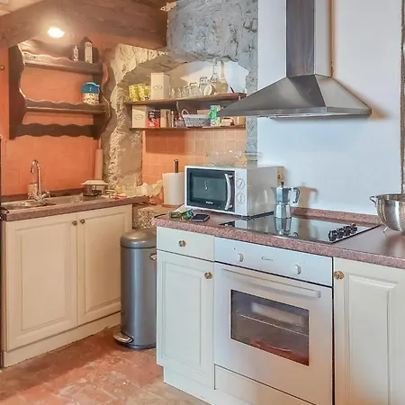 4 Bedroom In Holiday home